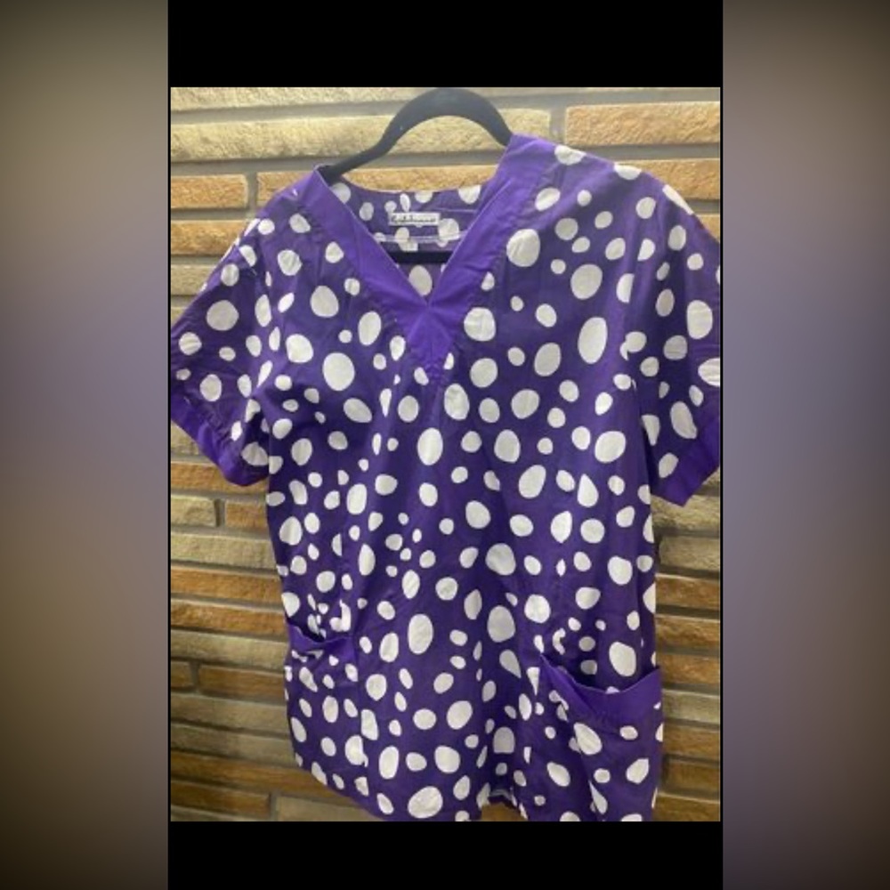 XL scrub top